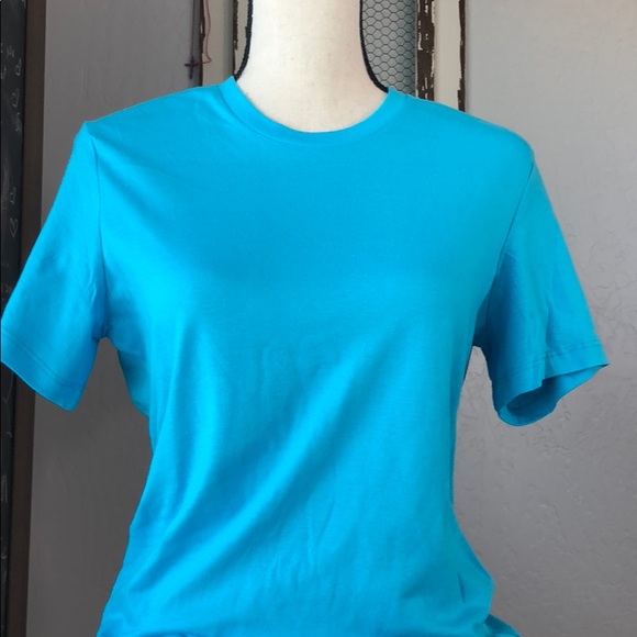 Tops - Bella T. Baby blue.